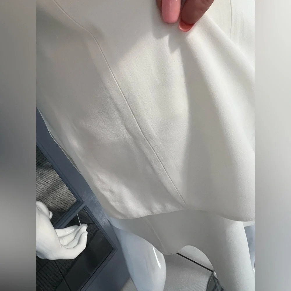 AKRIS Punto White Embroidered Dress NWOT Size 4 - Picture 13 of 16